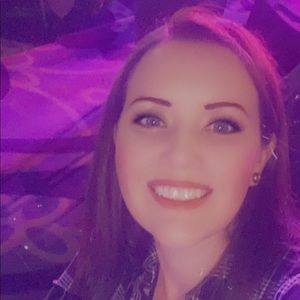 Meet your Posher, Casey